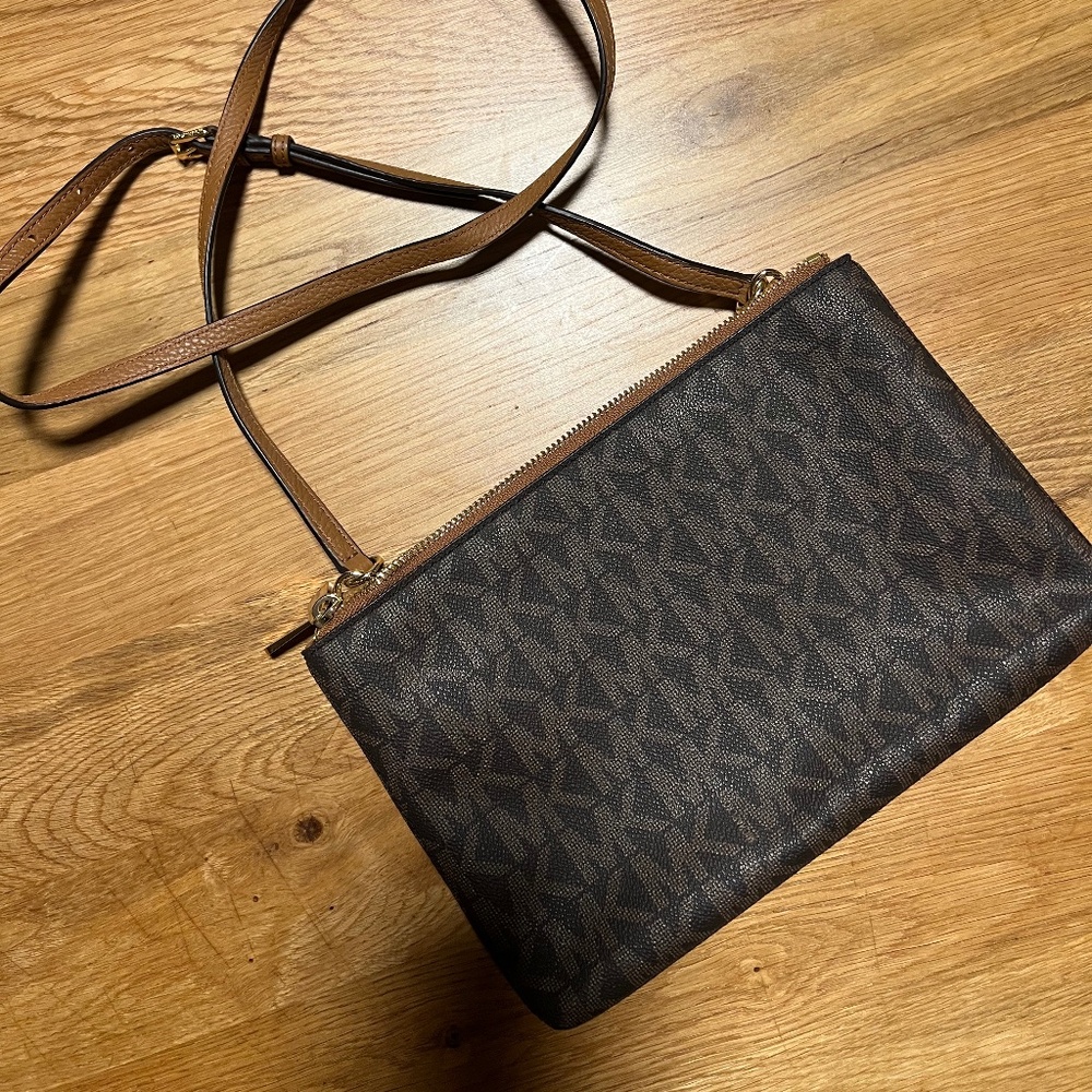 Michael Kors crossbody double gusset